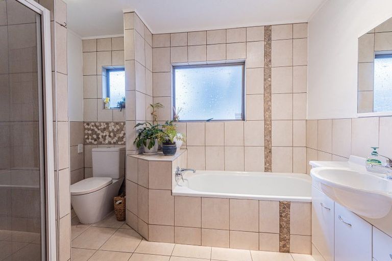 Photo of property in 28 Tawhai Place, Parahaki, Whangarei, 0112