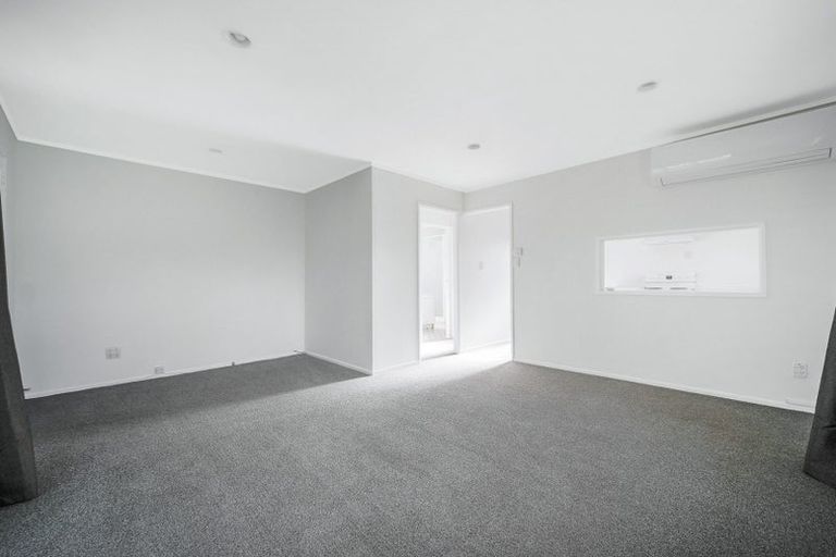 Photo of property in 1/49a Landon Avenue, Mangere East, Auckland, 2024