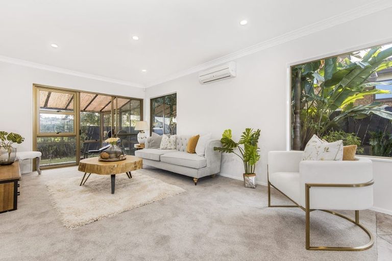 Photo of property in 13 Reynard Terrace, Conifer Grove, Takanini, 2112