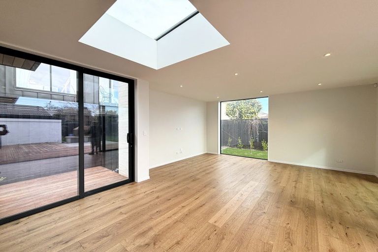 Photo of property in 7 Roa Road, Fendalton, Christchurch, 8041