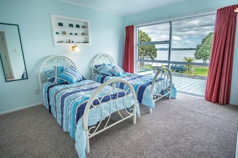 Photo of property in 10 Waikaraka Beach Road, Tamaterau, Whangarei, 0174