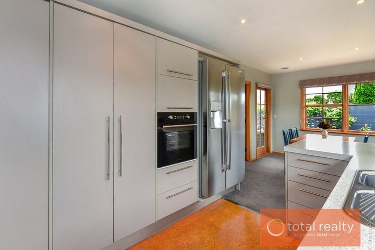 Photo of property in 14 Oldham Crescent, Halswell, Christchurch, 8025