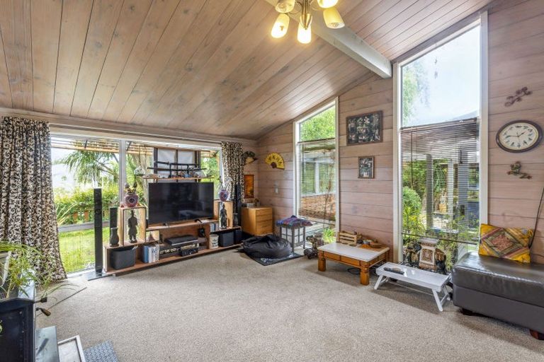 Photo of property in 5 Marere Avenue, Paraparaumu, 5032