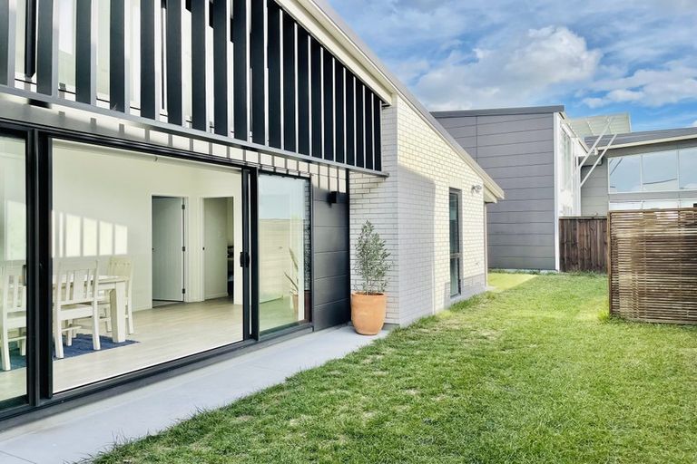 Photo of property in 7 Hastings Street, Hobsonville, Auckland, 0616