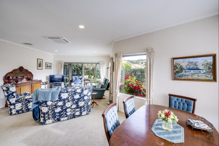 Photo of property in 10 Claridge Place, Taradale, Napier, 4112