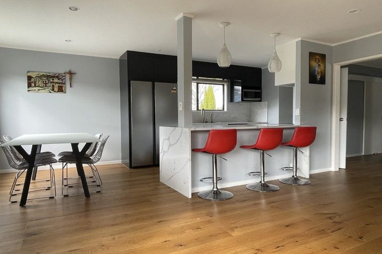 Photo of property in 6 Hiwihau Place, Glenfield, Auckland, 0629