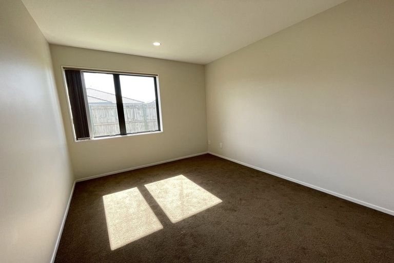 Photo of property in 13 Treestump Road, Takanini, 2112