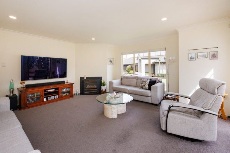 Photo of property in 5 Fountain Court, Palmerston North, 4410