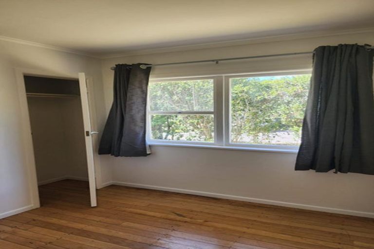 Photo of property in 79 Royal View Road, Te Atatu South, Auckland, 0610