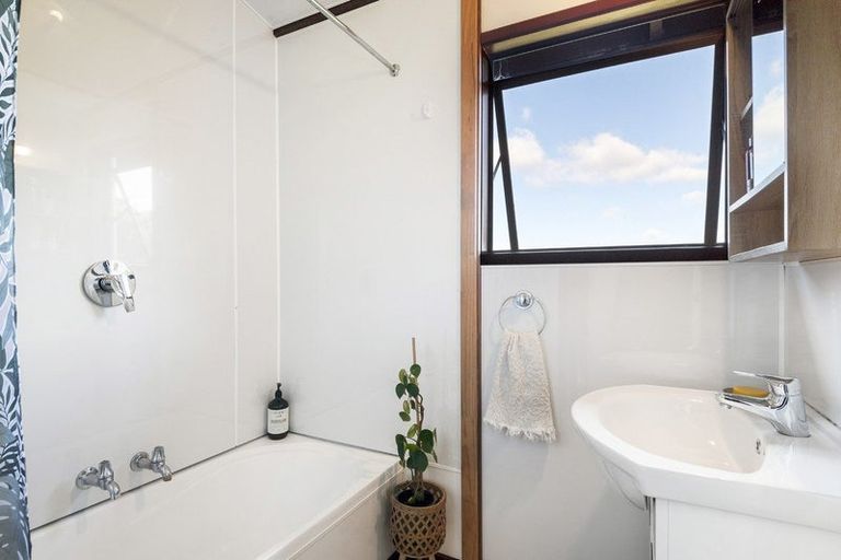 Photo of property in 417 Paremoremo Road, Paremoremo, Auckland, 0632