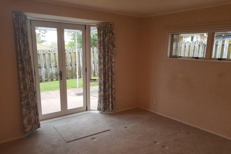 Photo of property in 33 Martin Jugum Lane, Ranui, Auckland, 0612