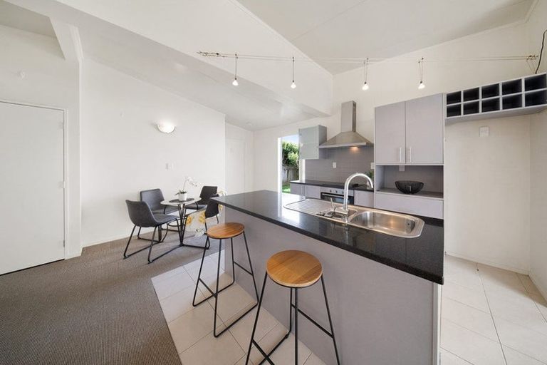 Photo of property in 3 Merlot Lane, Pukekohe, 2120