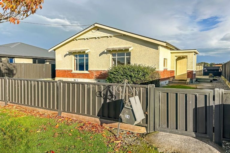 Photo of property in 24 Park Street, Winton, 9720