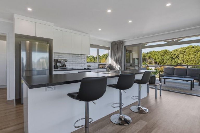 Photo of property in 9 Lancewood Way, Kinloch, Taupo, 3377