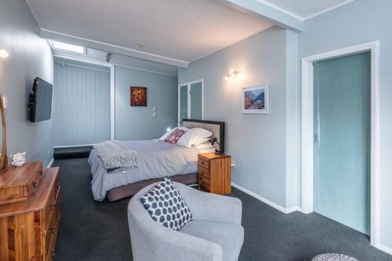 Photo of property in 36 Golf Road, Paraparaumu Beach, Paraparaumu, 5032