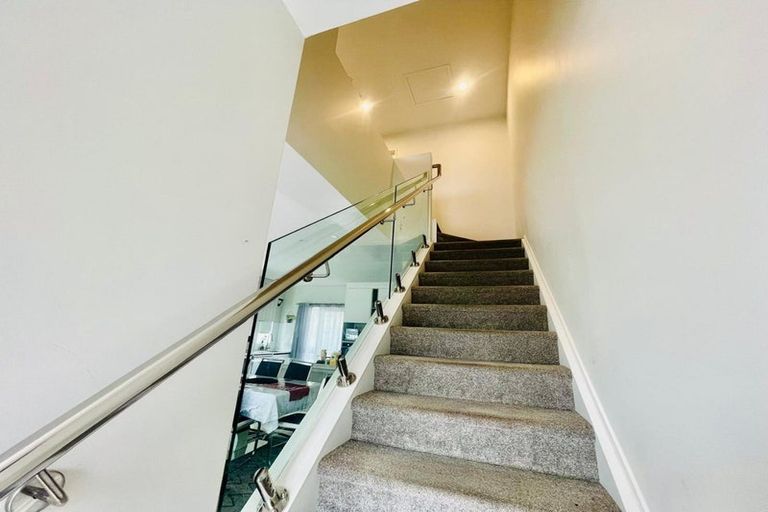 Photo of property in 5b Poruru Close, Papakura, 2110