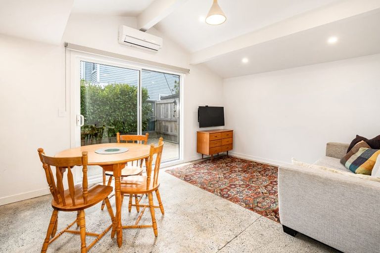 Photo of property in 35 Strathavon Road, Miramar, Wellington, 6022