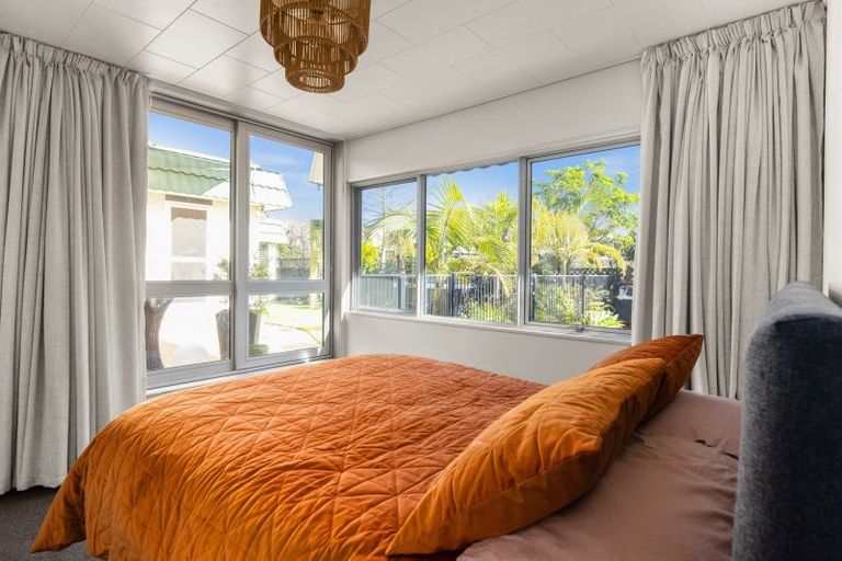 Photo of property in 14 D'arcy Place, Taradale, Napier, 4112