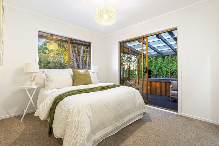 Photo of property in 32 Rosecamp Road, Beach Haven, Auckland, 0626