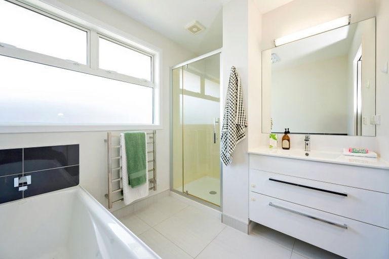 Photo of property in 9 Whakatomo Place, Havelock North, 4130