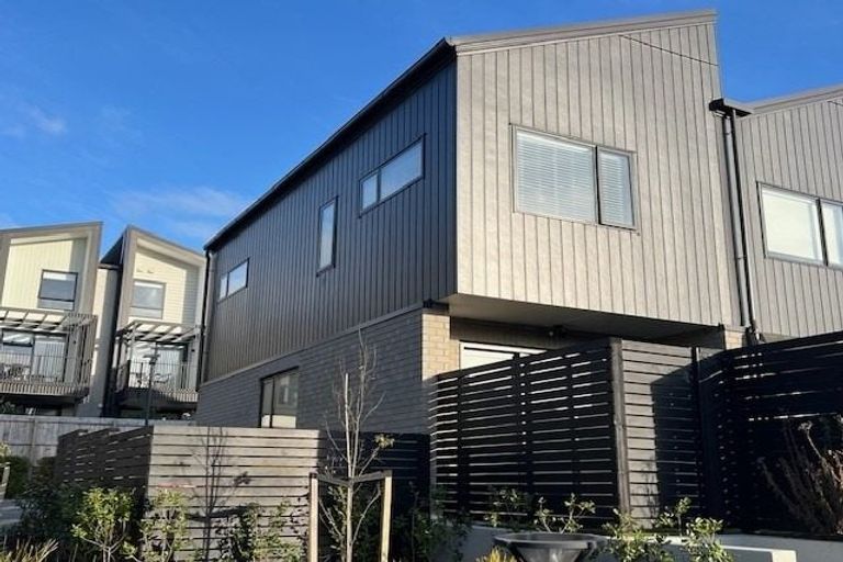 Photo of property in 27/28 Westgate Drive, Westgate, Auckland, 0614