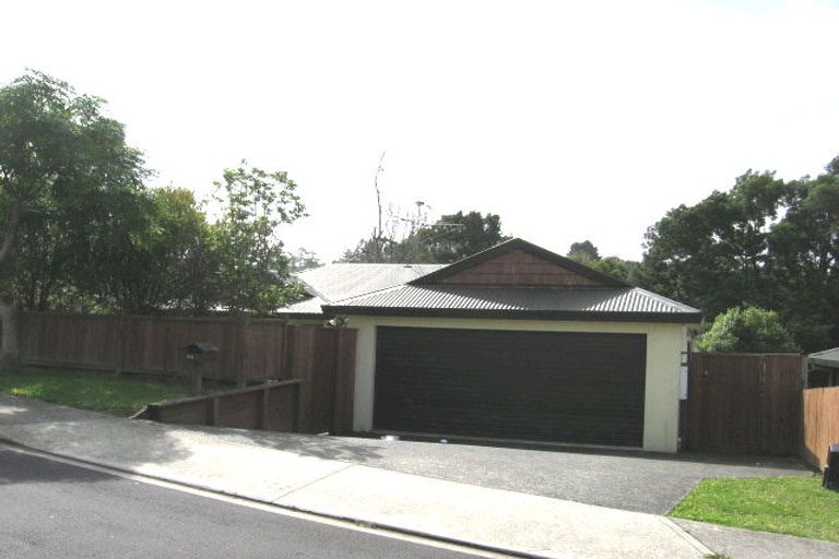 Photo of property in 33 Zefiro Drive, Massey, Auckland, 0614