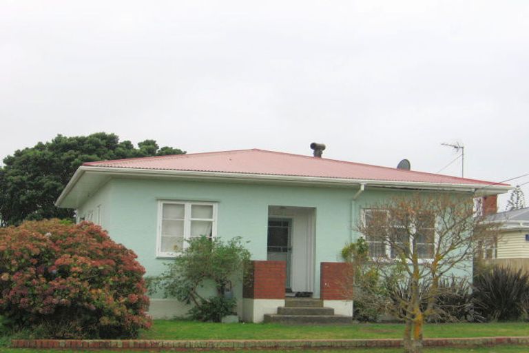 Photo of property in 14 Pirie Crescent, Moera, Lower Hutt, 5010
