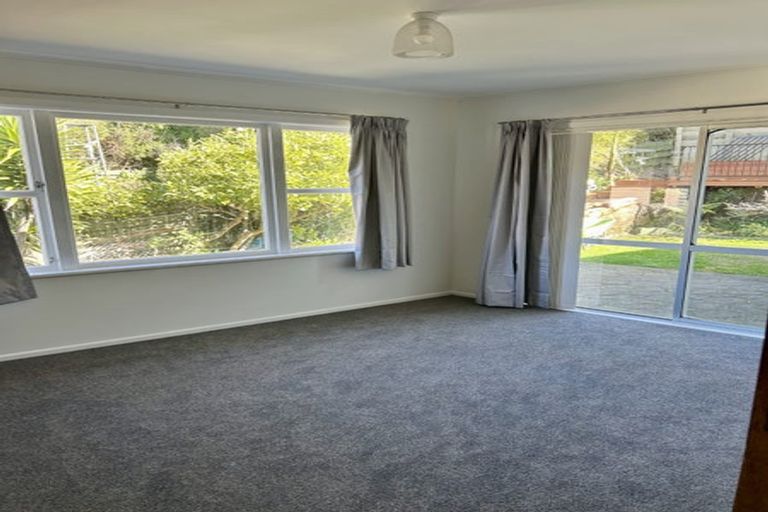 Photo of property in 105 Churchill Drive, Crofton Downs, Wellington, 6035