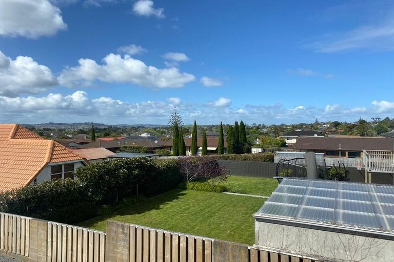 Photo of property in 71c Glenmore Road, Sunnyhills, Auckland, 2010