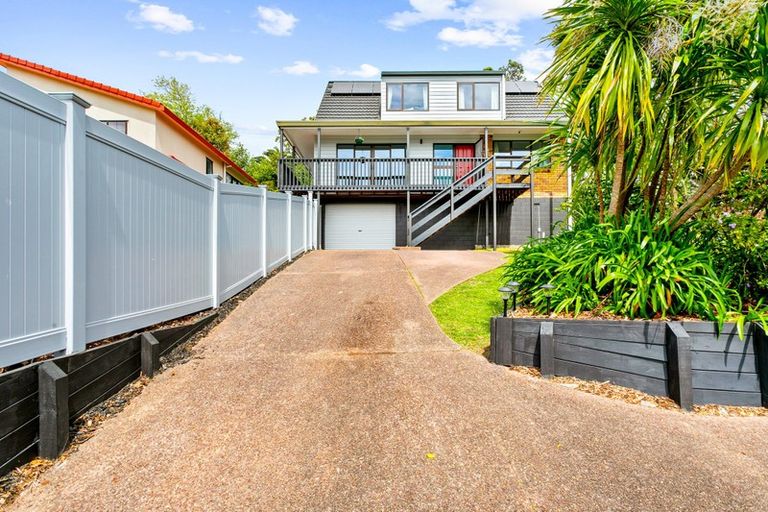 Photo of property in 84a/1 Avonleigh Road, Green Bay, Auckland, 0604