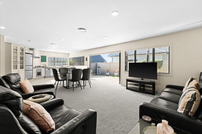 Photo of property in 8 Hanna Place, Havelock North, 4130