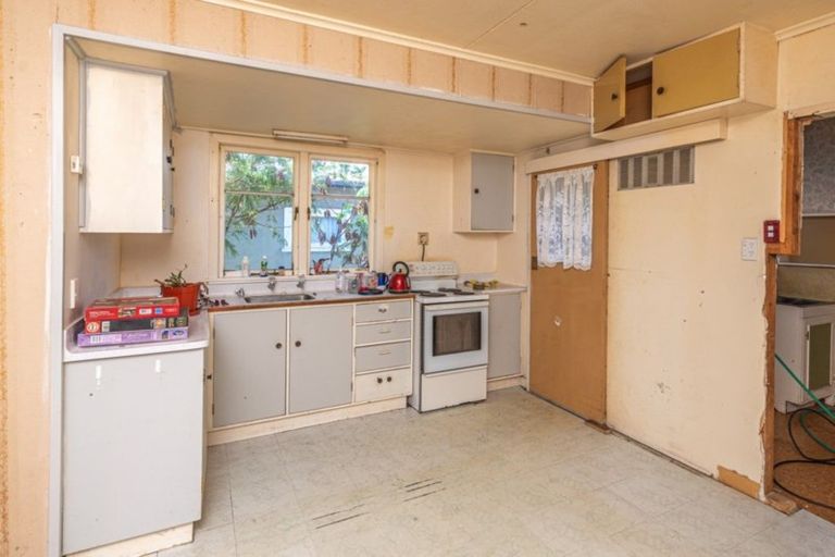 Photo of property in 70 Manuka Street, Castlecliff, Whanganui, 4501