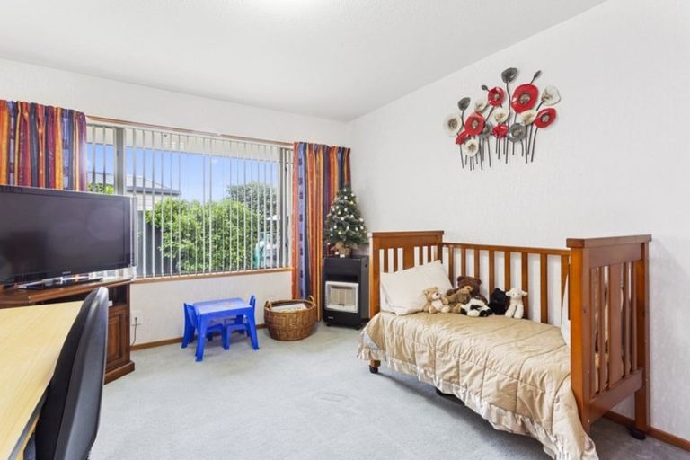 Photo of property in 11 Milesbrook Close, Rangiora, 7400