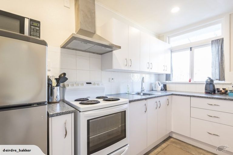 Photo of property in 2 Kopiko Way, Brooklyn, Wellington, 6021