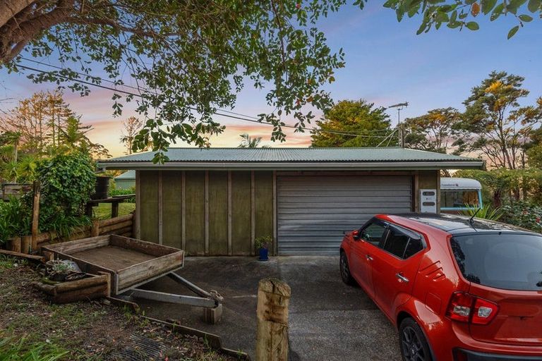 Photo of property in 417 Paremoremo Road, Paremoremo, Auckland, 0632