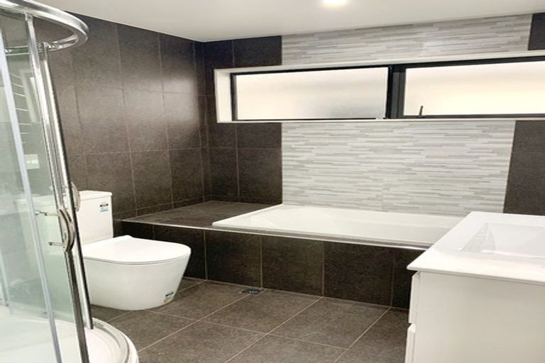 Photo of property in 8 Pihoihoi Place, Hobsonville, Auckland, 0616