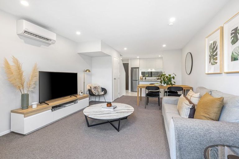 Photo of property in 8/3 Fairdale Place, Birkdale, Auckland, 0626