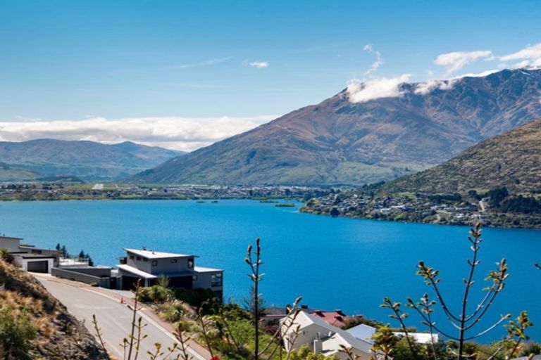 Photo of property in 8 Birch Lane, Queenstown, 9300