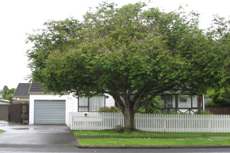 Photo of property in 445a Great South Road, Opaheke, Papakura, 2113