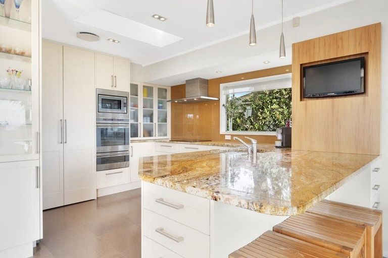 Photo of property in 33 Bleakhouse Road, Howick, Auckland, 2014