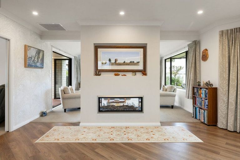 Photo of property in 2 Kotare Grove, Cambridge, 3434