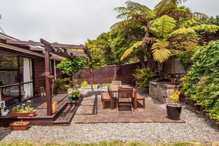 Photo of property in 75 Halswater Drive, Churton Park, Wellington, 6037