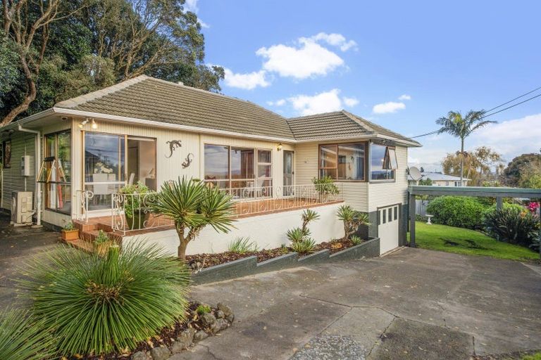 Photo of property in 19 Pikitea Road, Mangere Bridge, Auckland, 2022