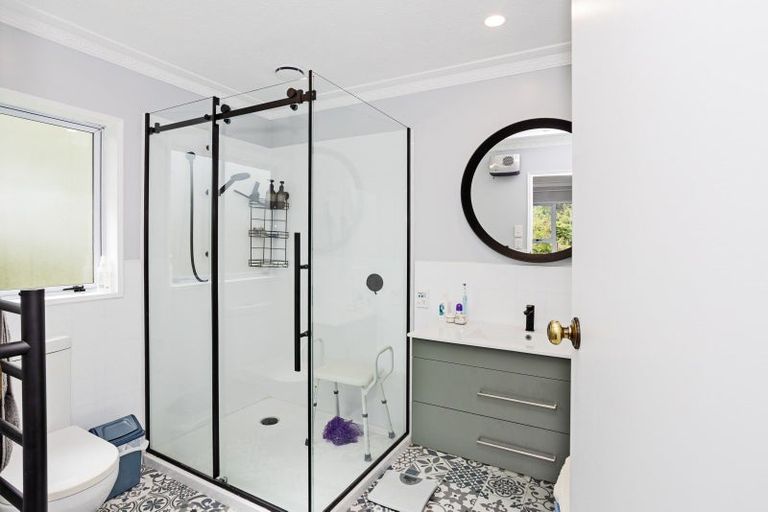 Photo of property in 10 Wills Road, West Plains, Invercargill, 9874
