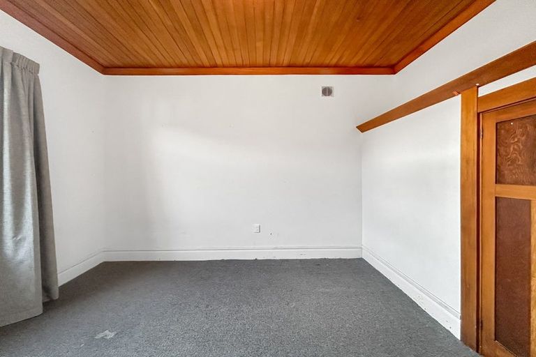 Photo of property in 24 Park Street, Winton, 9720