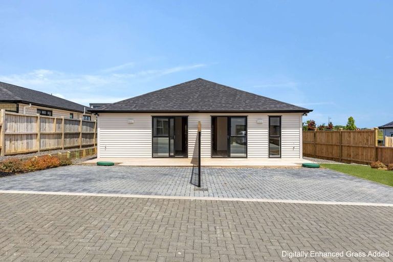 Photo of property in 4 Rorotu Avenue, Karaka, 2113
