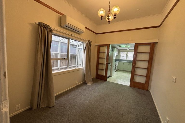 Photo of property in 43 Roxburgh Street, Mount Victoria, Wellington, 6011
