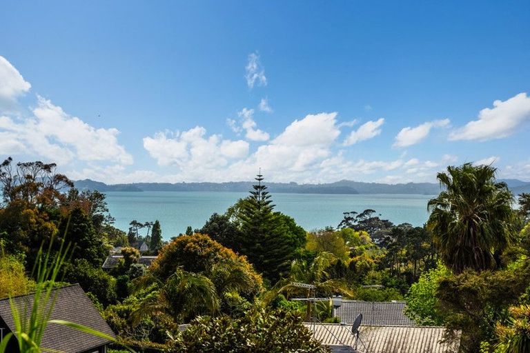 Photo of property in 33 Bleakhouse Road, Howick, Auckland, 2014