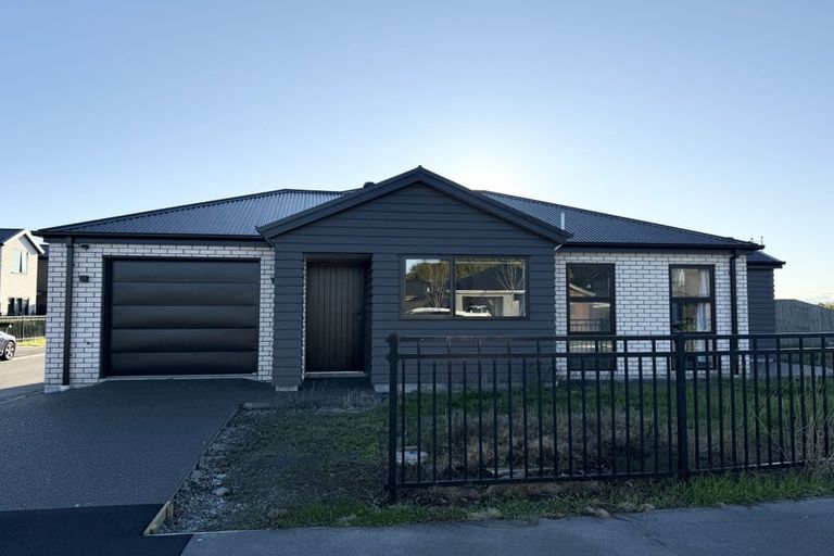 Photo of property in 32 Miromiro Street, Broomfield, Christchurch, 8042