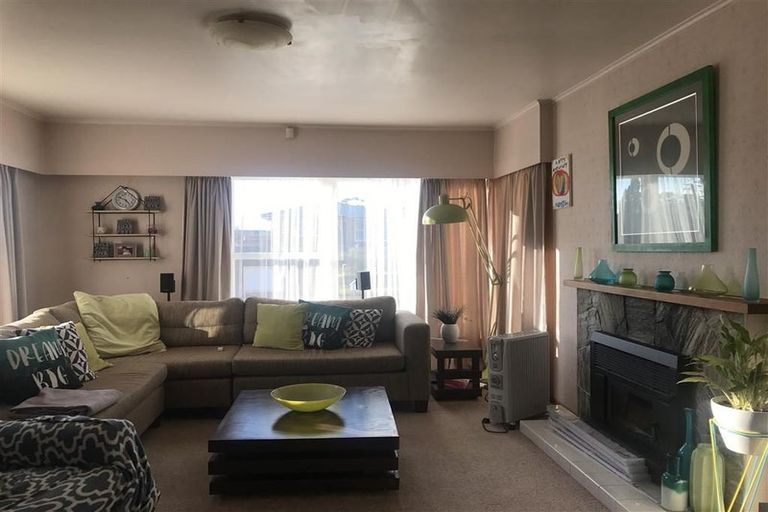 Photo of property in 50 Tiraumea Drive, Pakuranga, Auckland, 2010